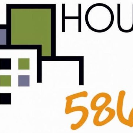 House 5863- Chicago'S Premier Bed And Breakfast المظهر الخارجي الصورة