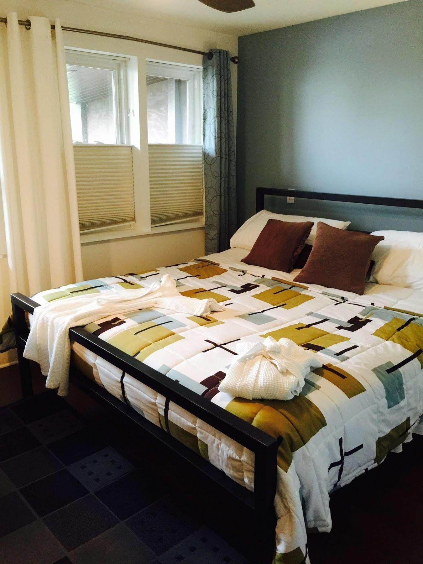 House 5863- Chicago'S Premier Bed And Breakfast المظهر الخارجي الصورة
